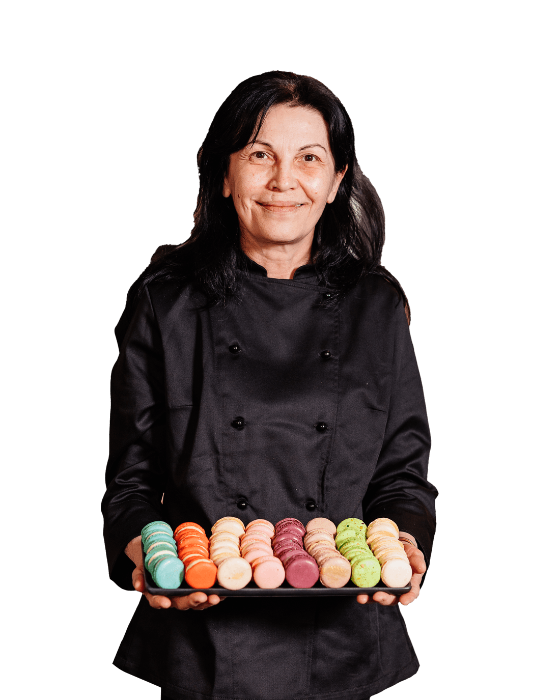 Chef Gina Popa oferind o tavă cu macarons MAYARONS